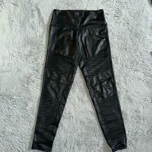 Black faux leather 7 for all mankind leggings size Medium